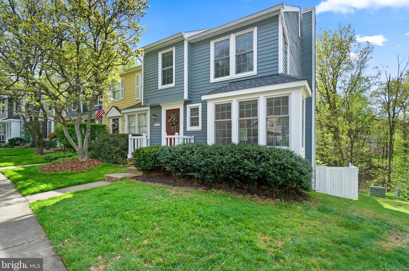 1535 Twisted Oak Dr, Herndon, VA 20194