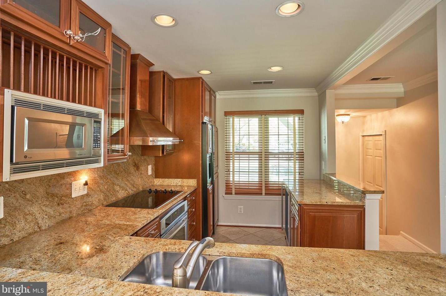 2962 Yarling Ct, Falls Church, VA 22042