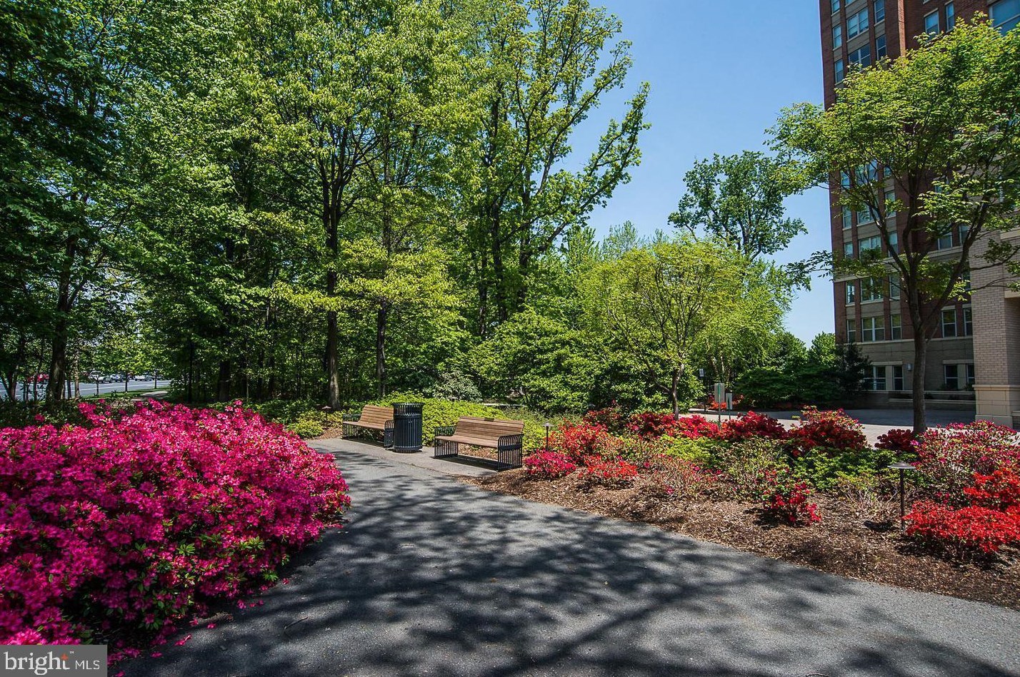11776 Stratford House Pl #1005, Herndon, VA 20190