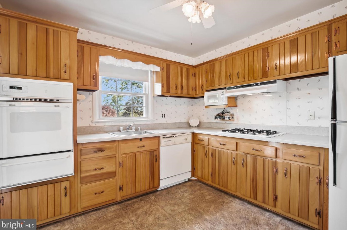 7433 Berwick Ct, Alexandria VA  22315-4109 exterior