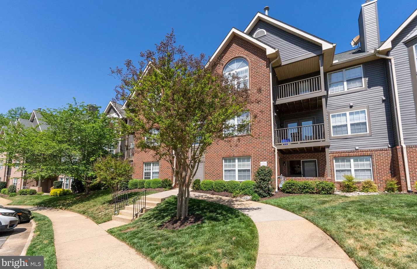 4116 Monument Ct Unit 102, Fairfax, VA 22033