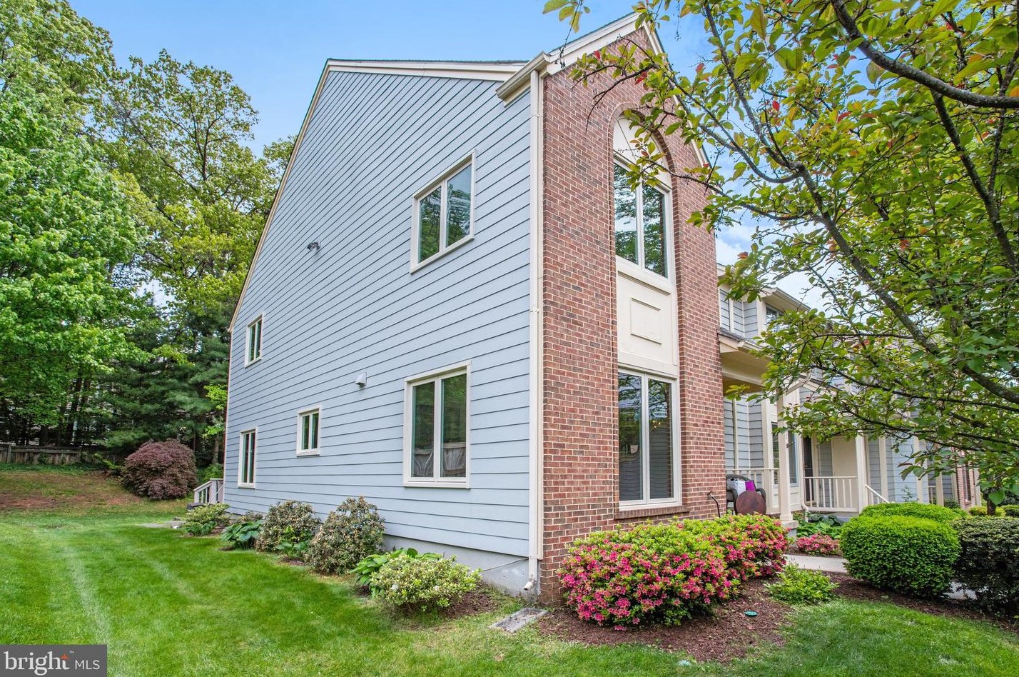 4037 Lake Glen Rd, Fairfax, VA 22033-4380