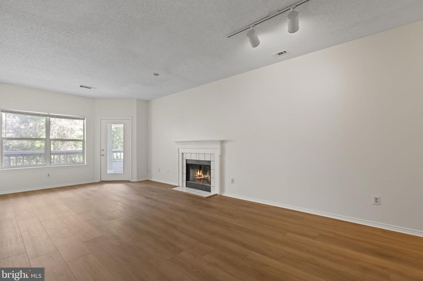 4405 Fairstone Dr Apt 203, Fairfax, VA 22033