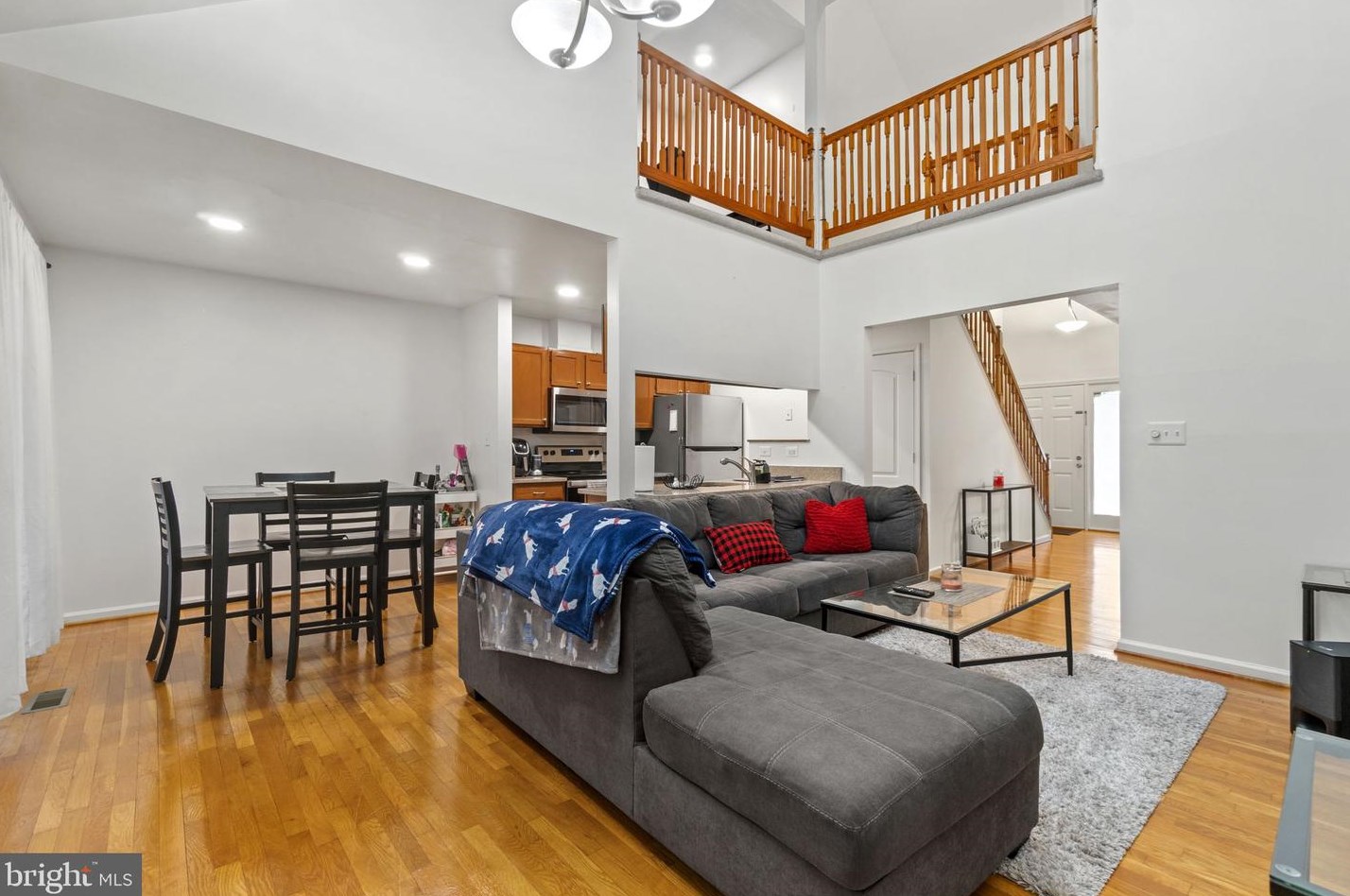 6111 Stonepath Cir, Centreville, VA 20120