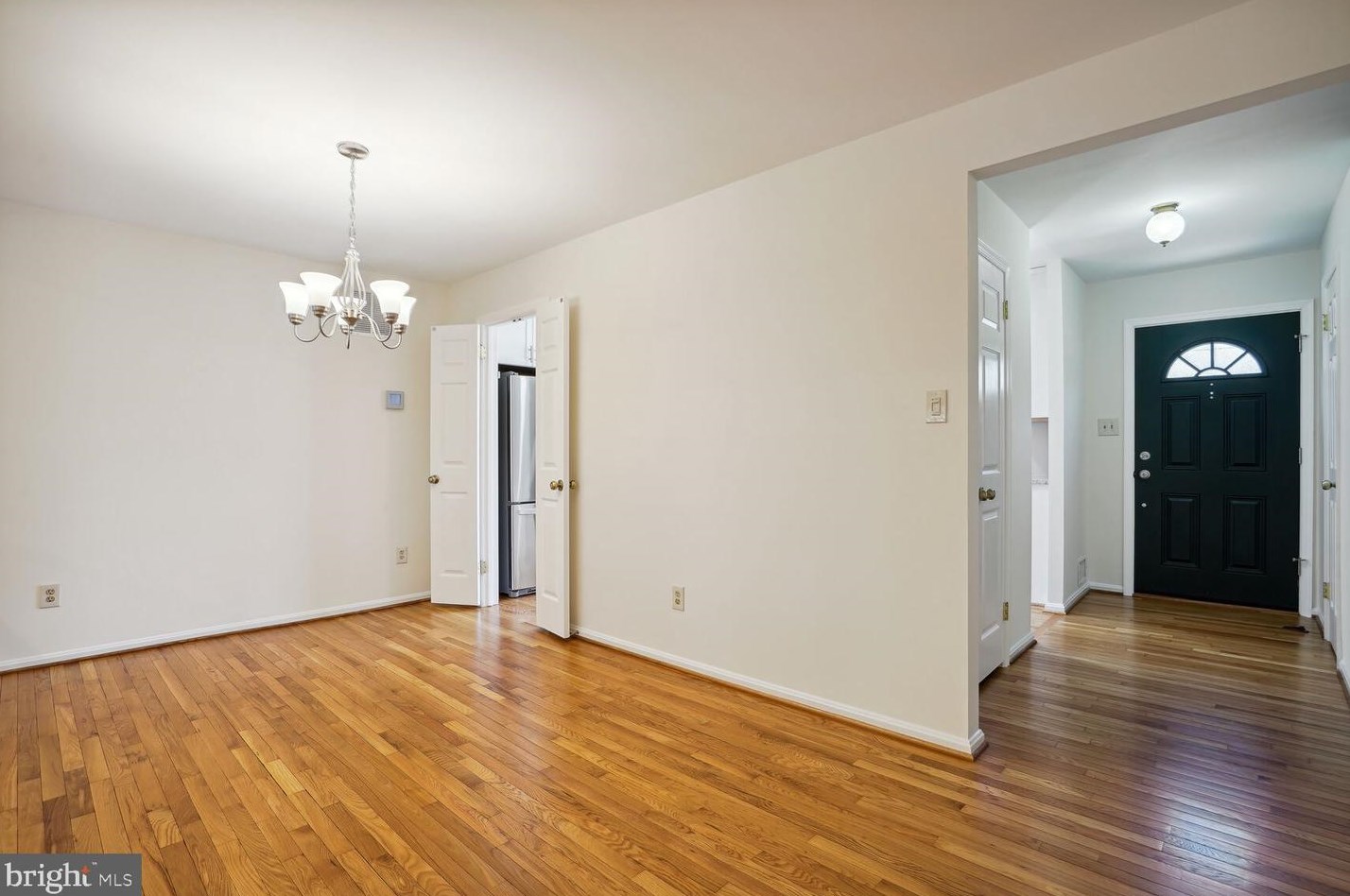 3162 Borge St, Vienna VA  22124-2807 exterior