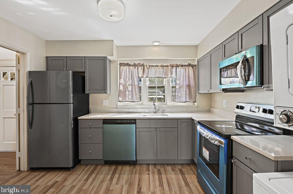 14466 Golden Oak Rd, Centreville VA  20121-2249 exterior