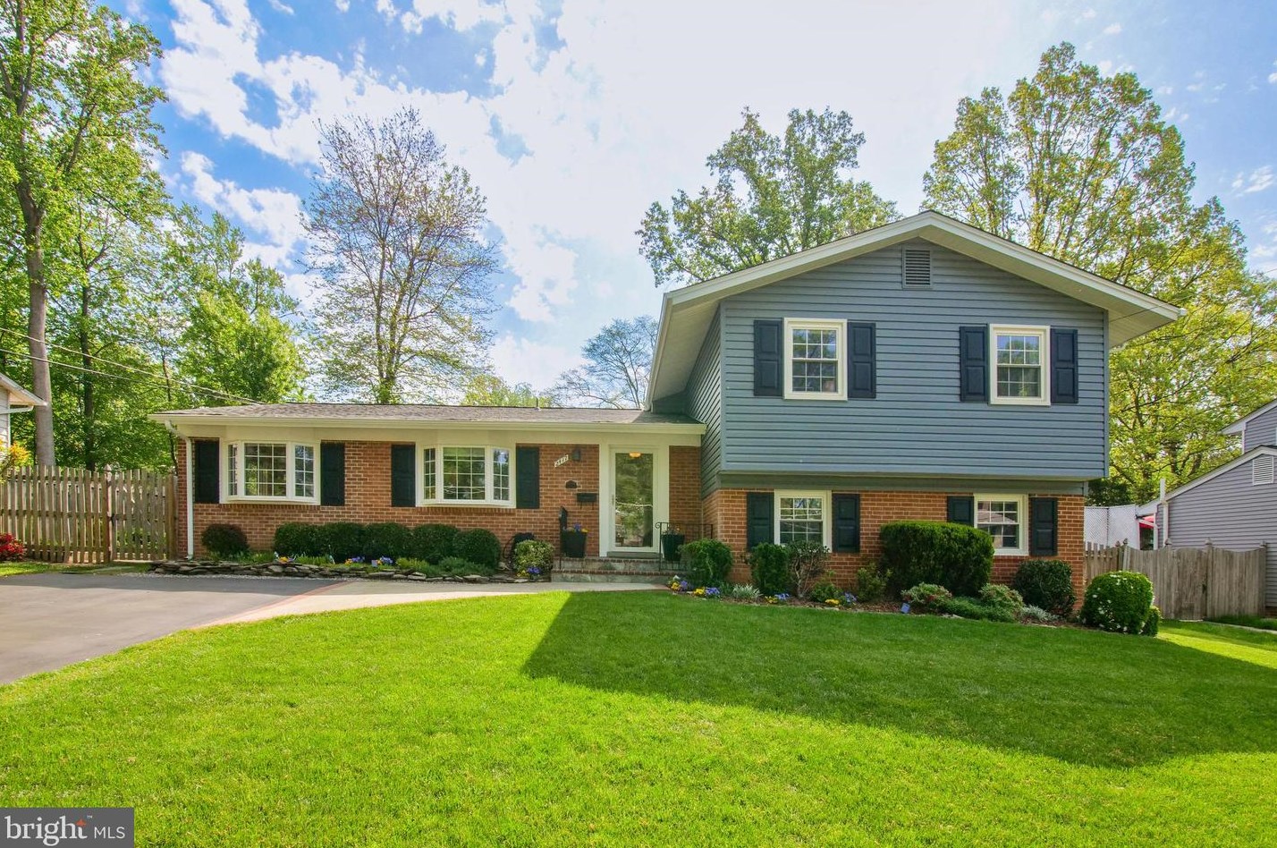 2417 Drexel St, Vienna, VA 22180-6903