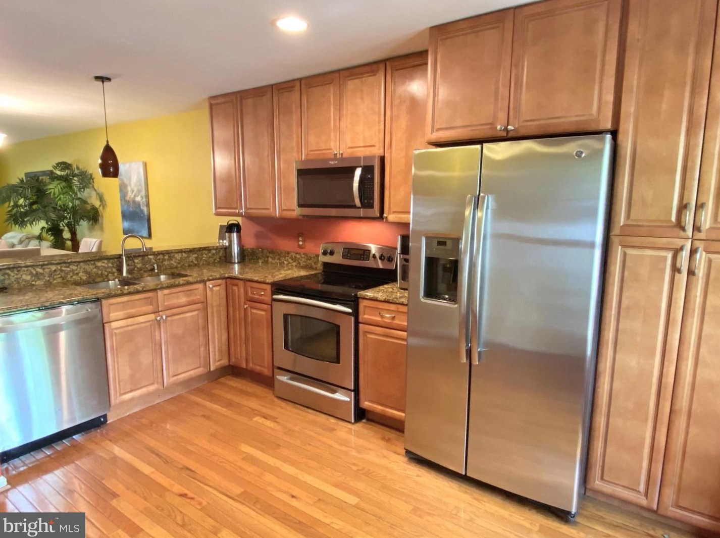 7697 Northern Oaks Ct, Springfield, VA 22153