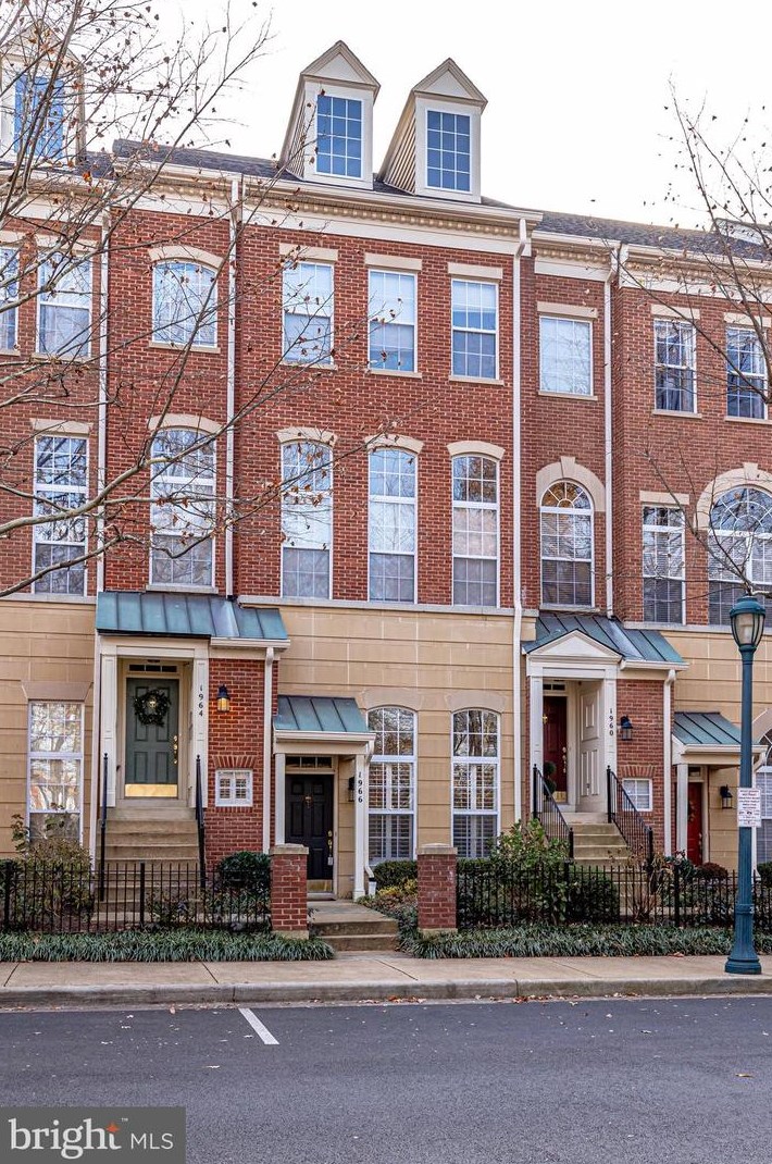 1966 Crescent Park Dr #20a, Herndon, VA