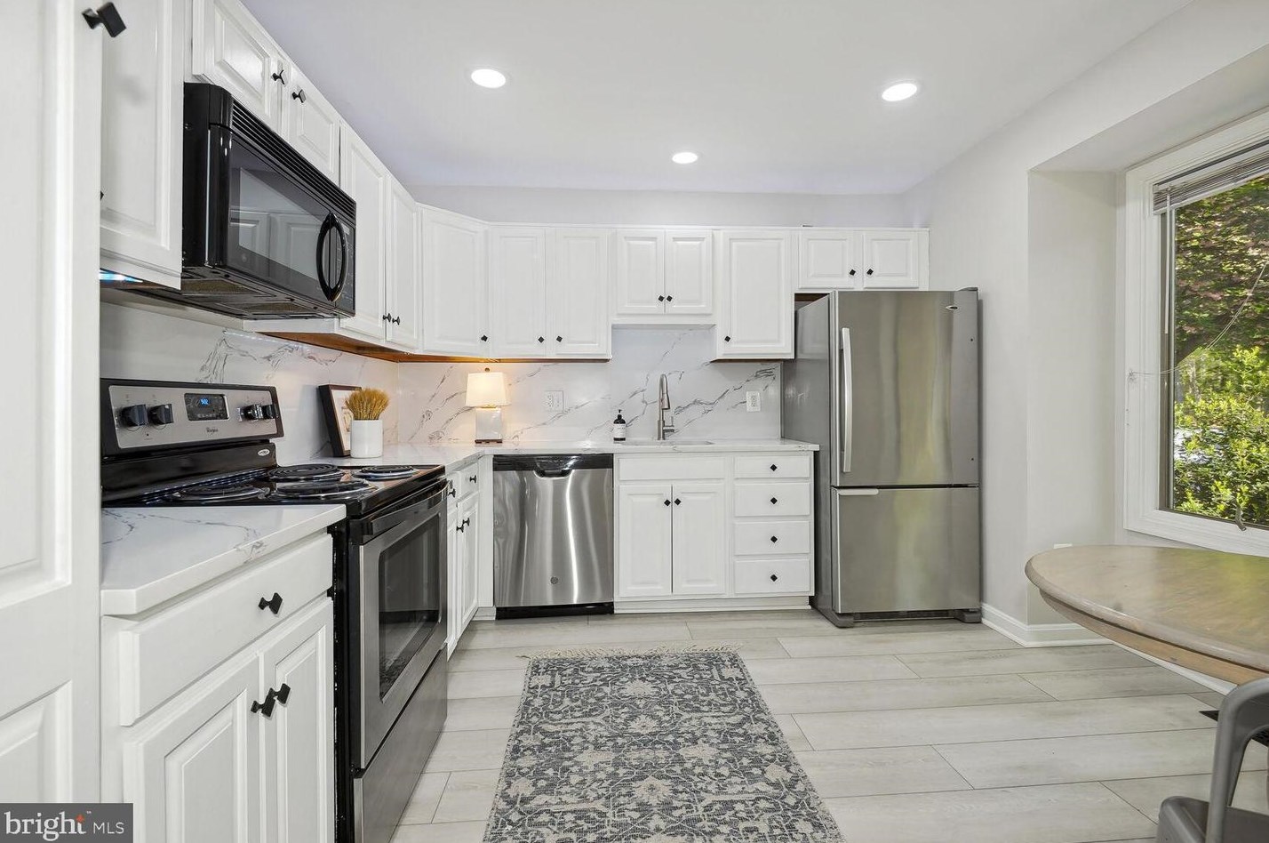 12541 Lake Ct, Fairfax, VA 22033-4305
