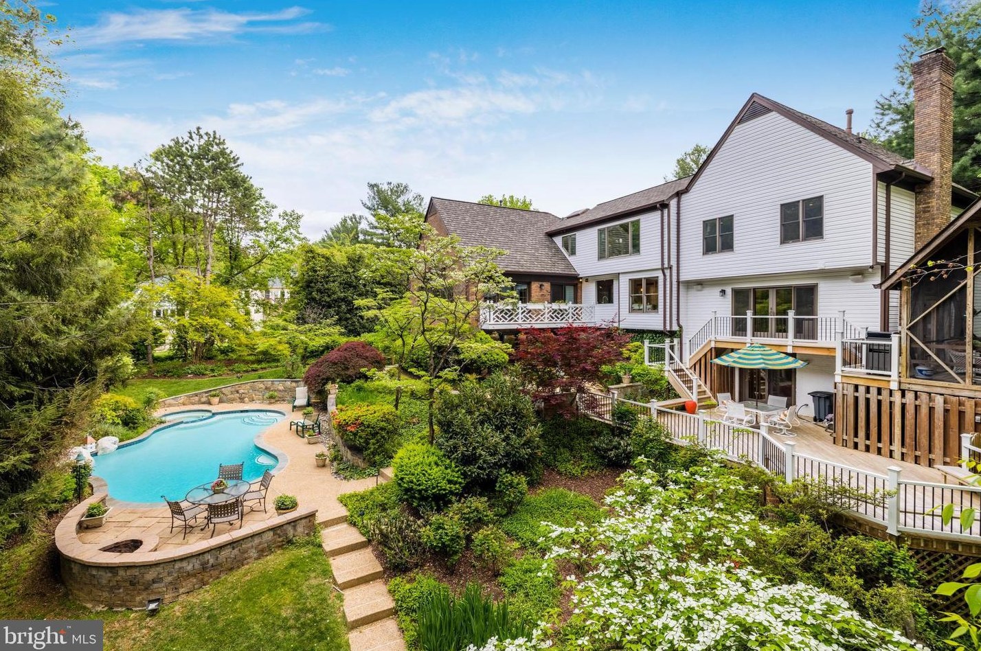 8428 Holly Leaf Dr, Mc Lean, VA 22102-2224