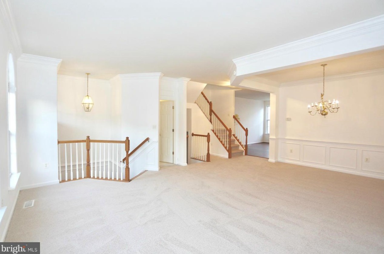 13946 James Cross St, Fairfax, VA 20151-2945