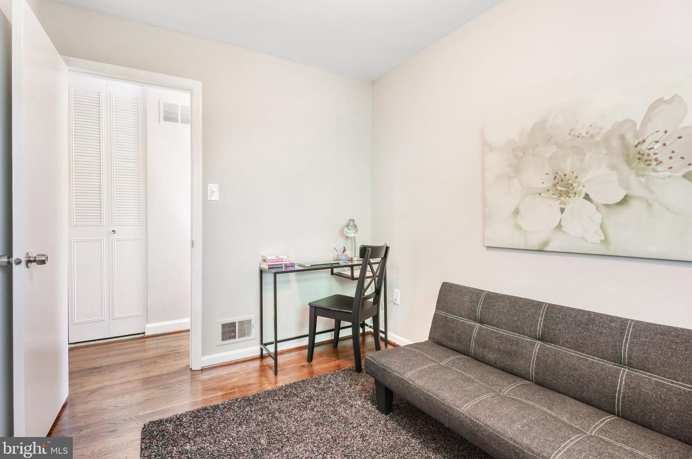 5502 Kings Park Dr, Springfield VA  22151-1106 exterior