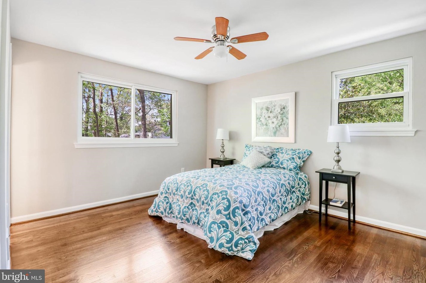 5502 Kings Park Dr, Springfield VA  22151-1106 exterior