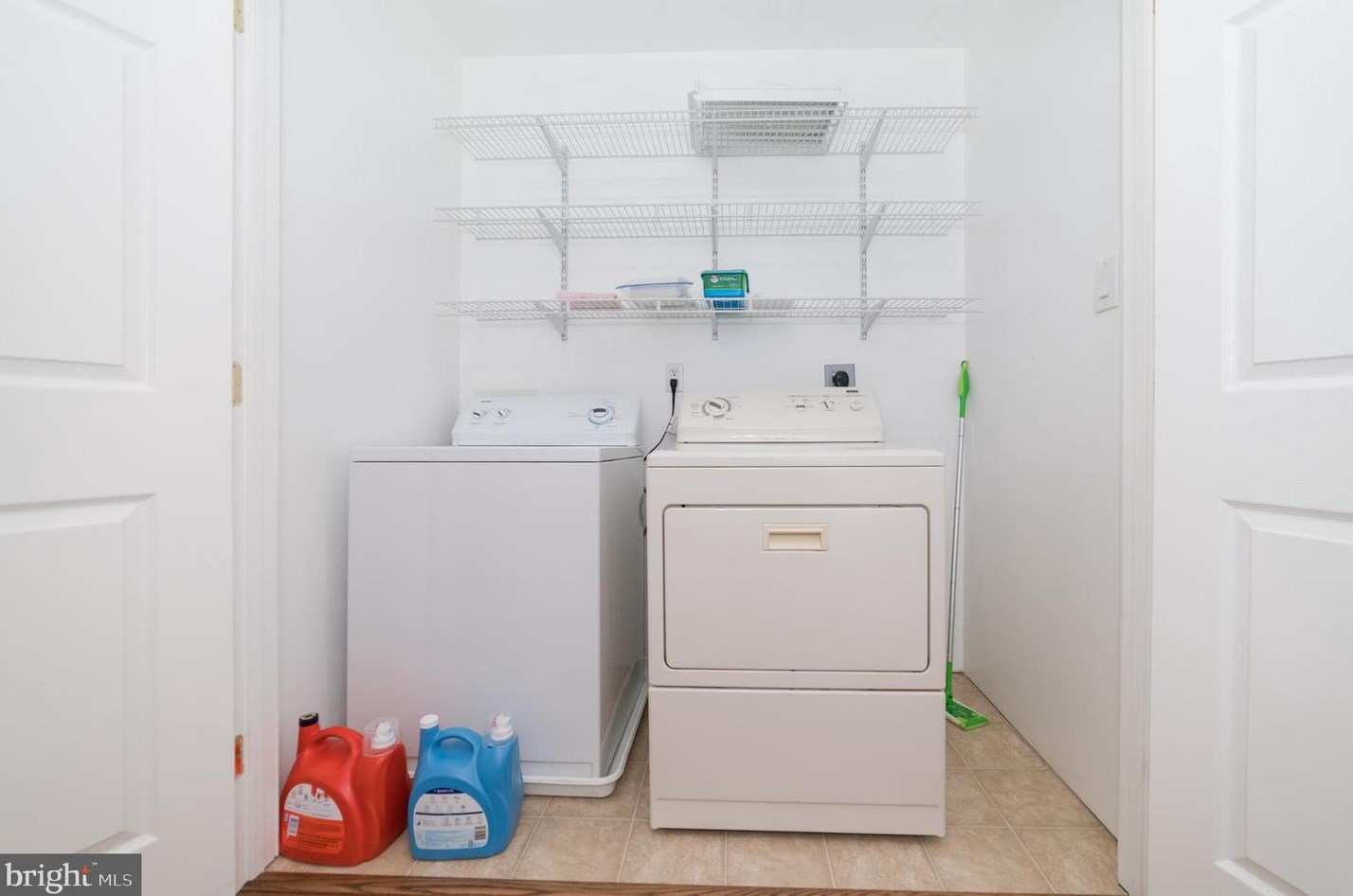 5438 Ruby Dr, Fairfax VA  22030-6338 exterior