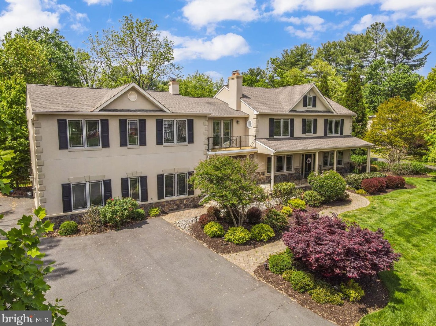 632 Walker Rd, Great Falls, VA 22066