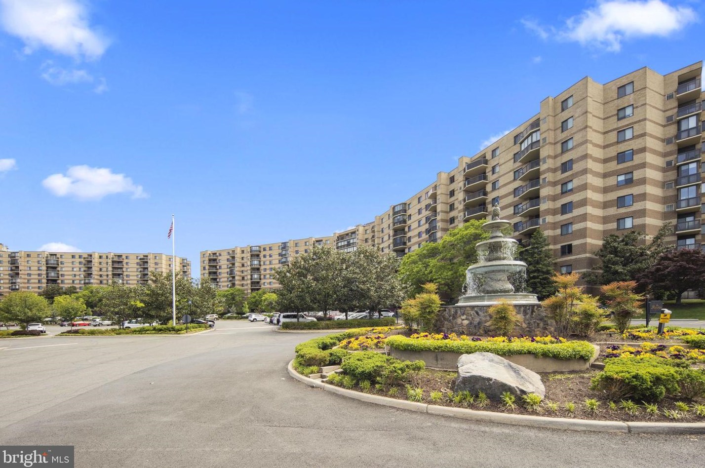 8380 Greensboro Dr #209, Mc Lean, VA 22102