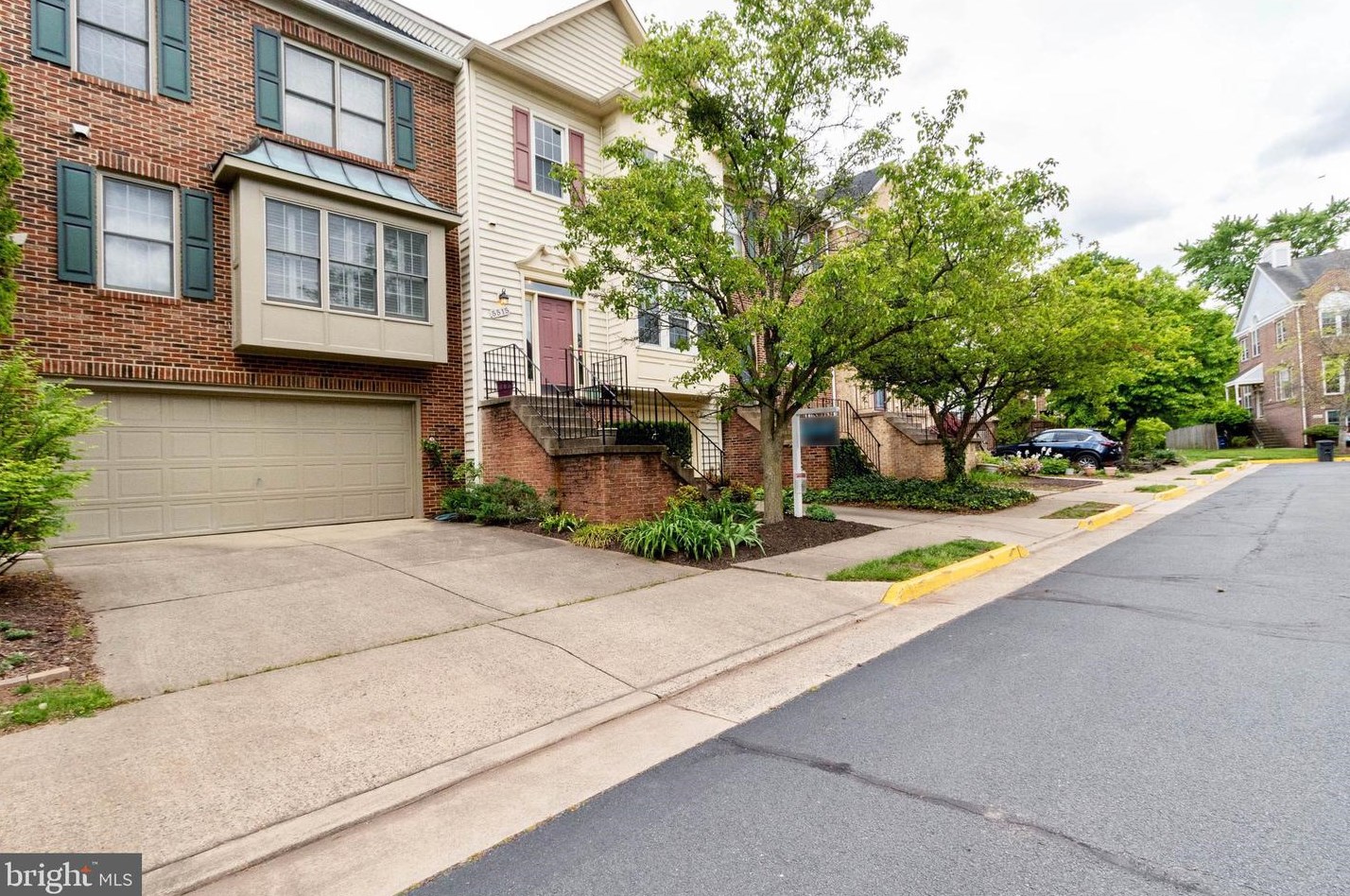 5515 Sully Lake Dr, Centreville, VA 20120-2918