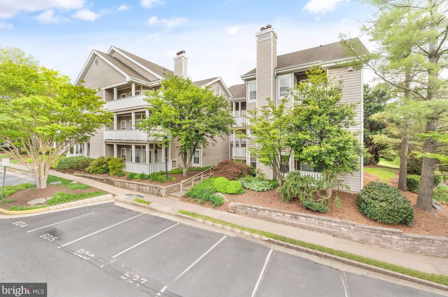 14309 Climbing Rose Way #304, Centreville, VA 20121
