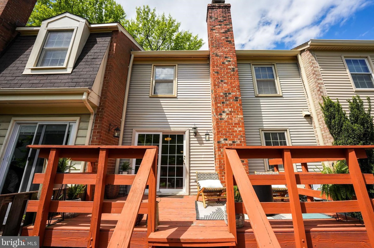 2923 Vlg Spg Ln, Vienna VA 22181-6112 exterior