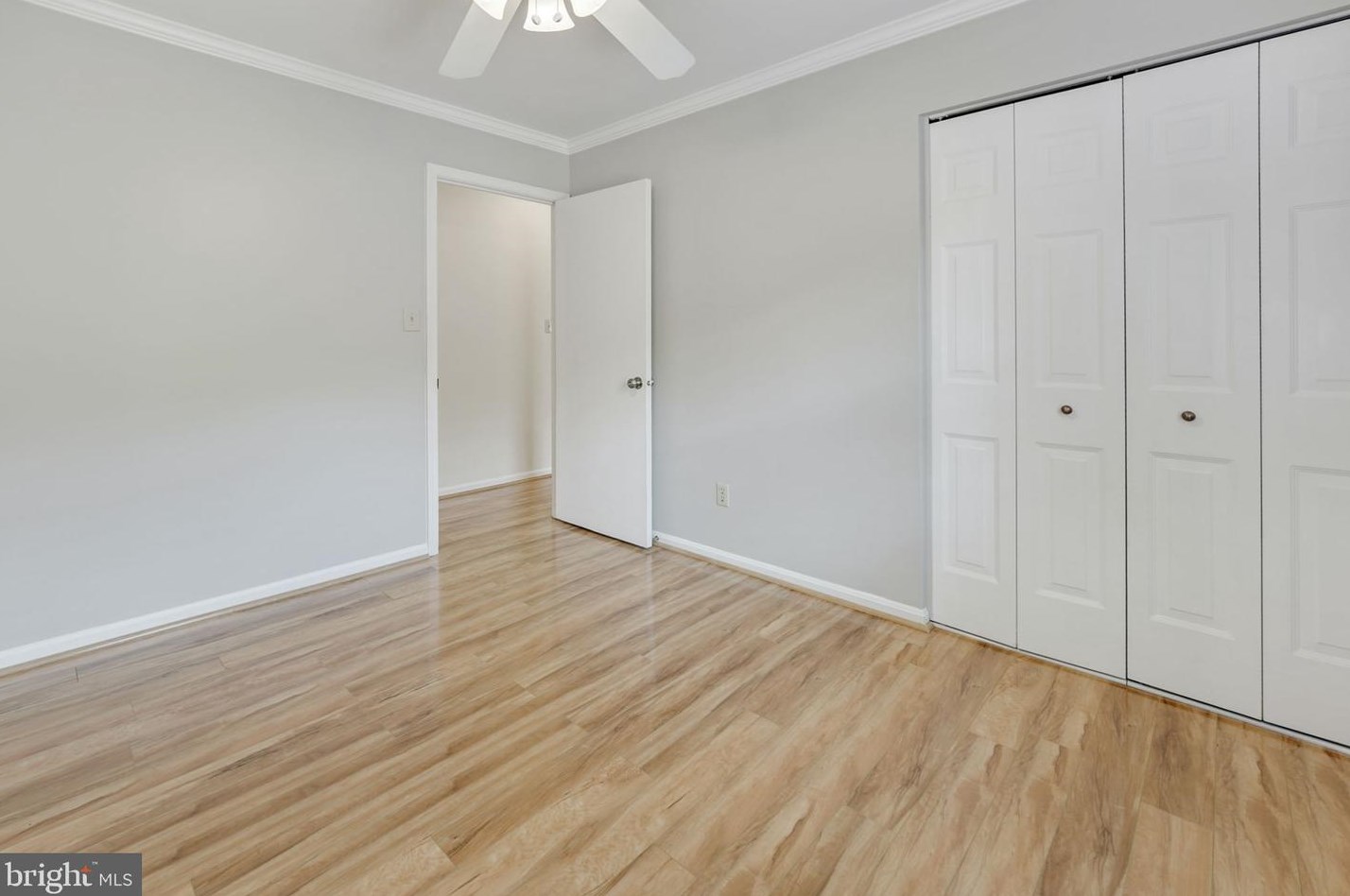 2923 Vlg Spg Ln, Vienna VA 22181-6112 exterior