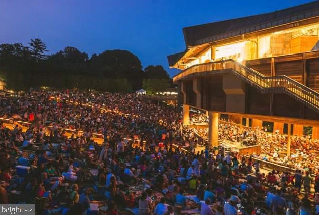 2923 Vlg Spg Ln, Vienna VA 22181-6112 exterior