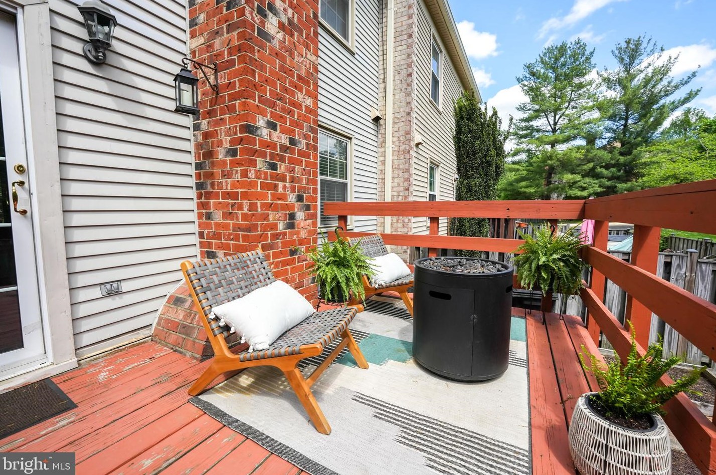 2923 Vlg Spg Ln, Vienna VA 22181-6112 exterior