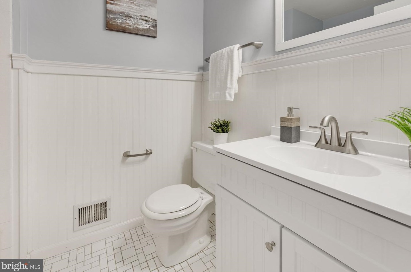 2923 Vlg Spg Ln, Vienna VA 22181-6112 exterior