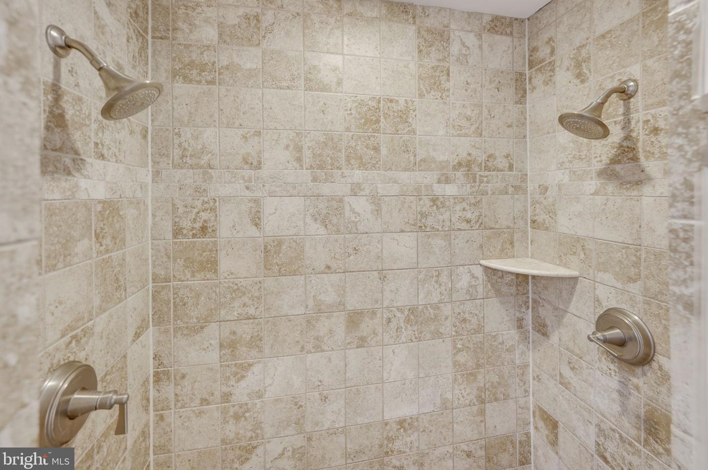 2923 Vlg Spg Ln, Vienna VA 22181-6112 exterior