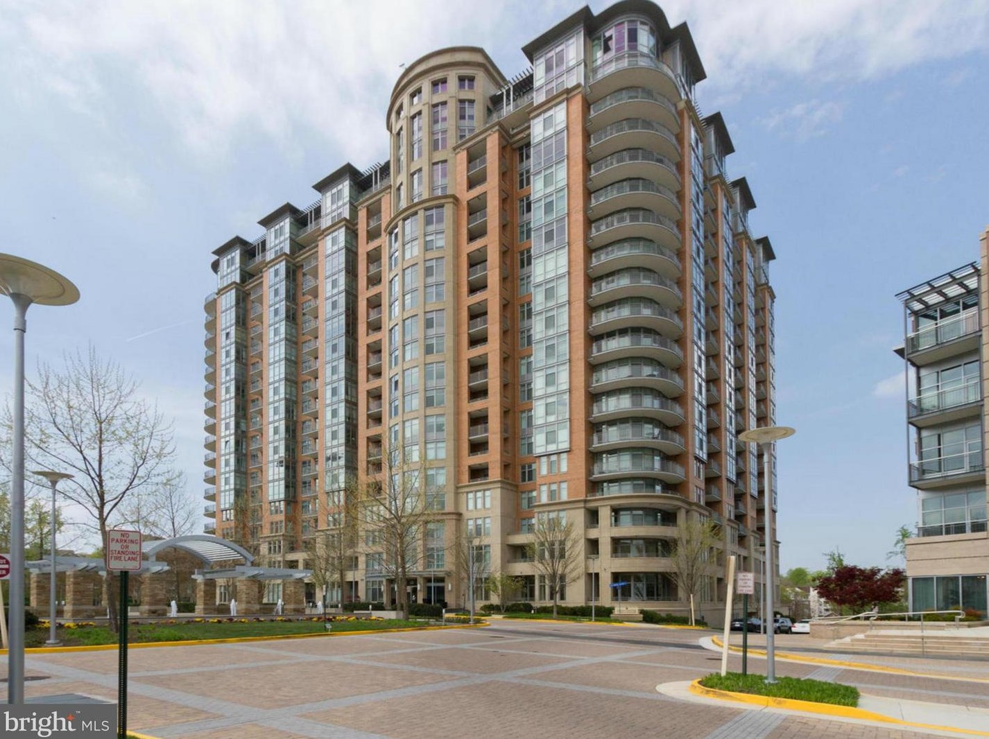 8220 Crestwood Heights Dr #802, Mc Lean, VA 22102