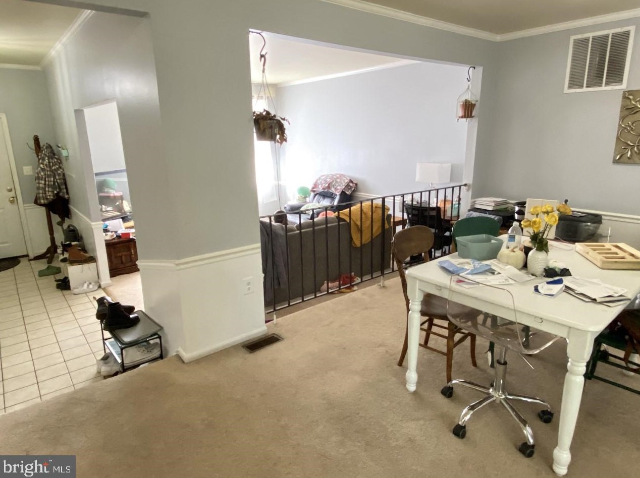 4831 Carriagepark Rd, Fairfax, VA 22032