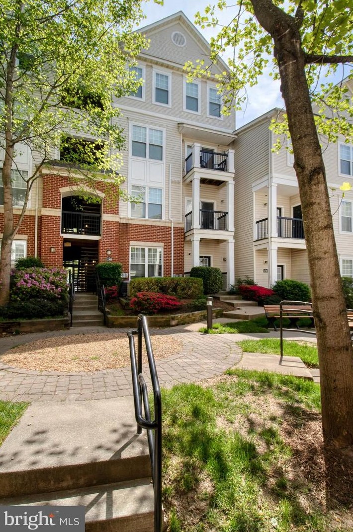 11395 Aristotle Dr #11-313, Fairfax, VA 22030