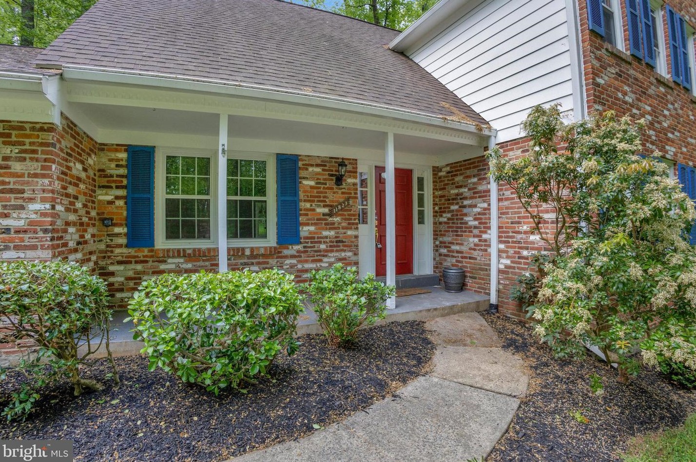 11823 Clara Way, Fairfax, VA 22039-1102