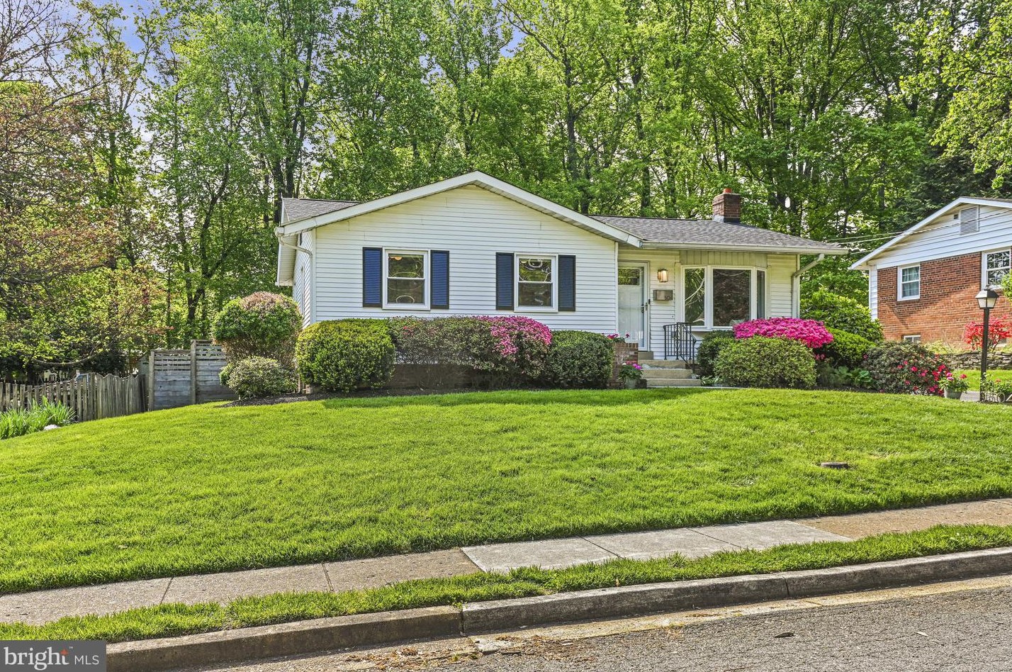 504 Yeonas Dr Sw, Vienna, VA 22180