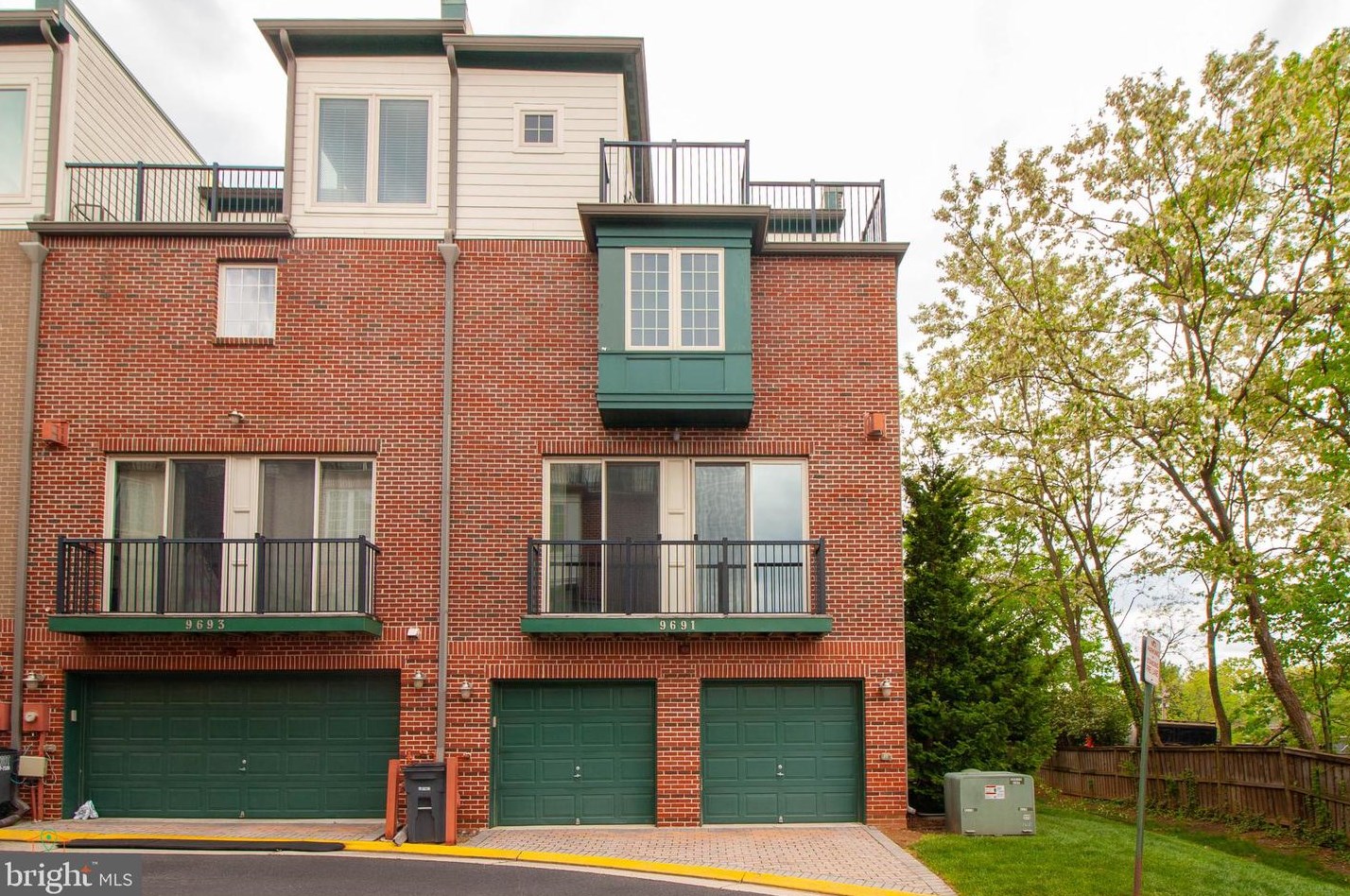 9691 Cedar Farm Cir, Fairfax, VA 22031