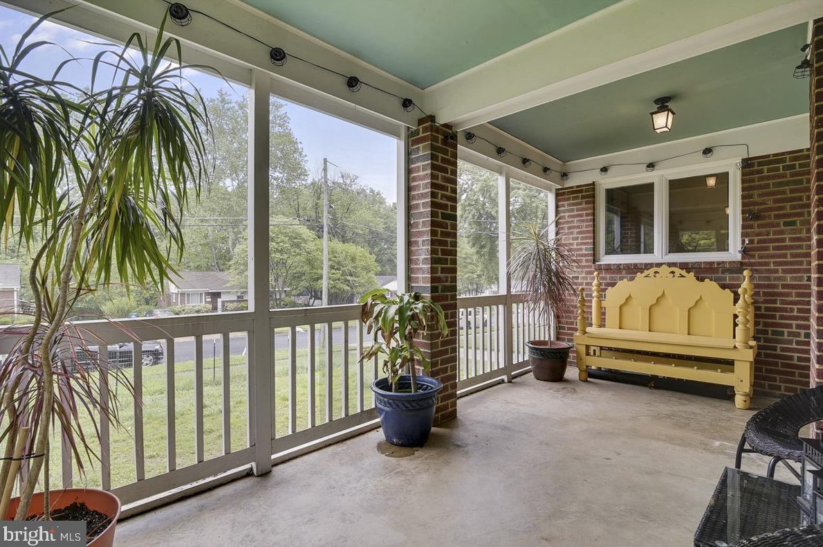 7315 Marc Dr, Falls Church, VA 22042