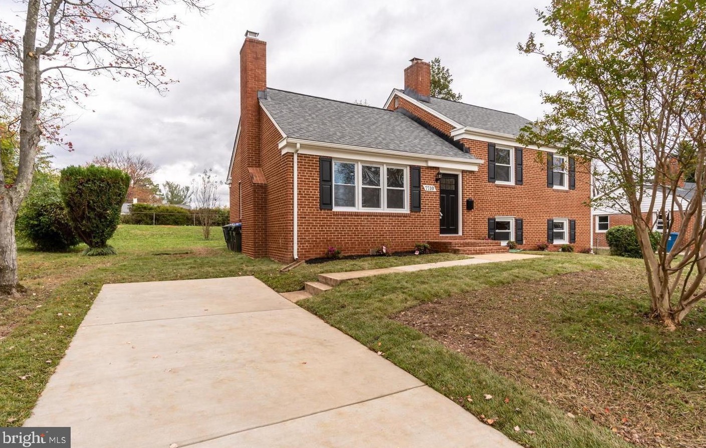 7710 Newcastle Dr, Annandale, VA 22003