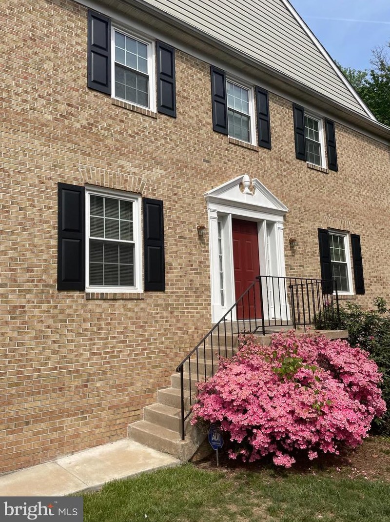 7932 Gunston Woods Pl, Lorton, VA 22079