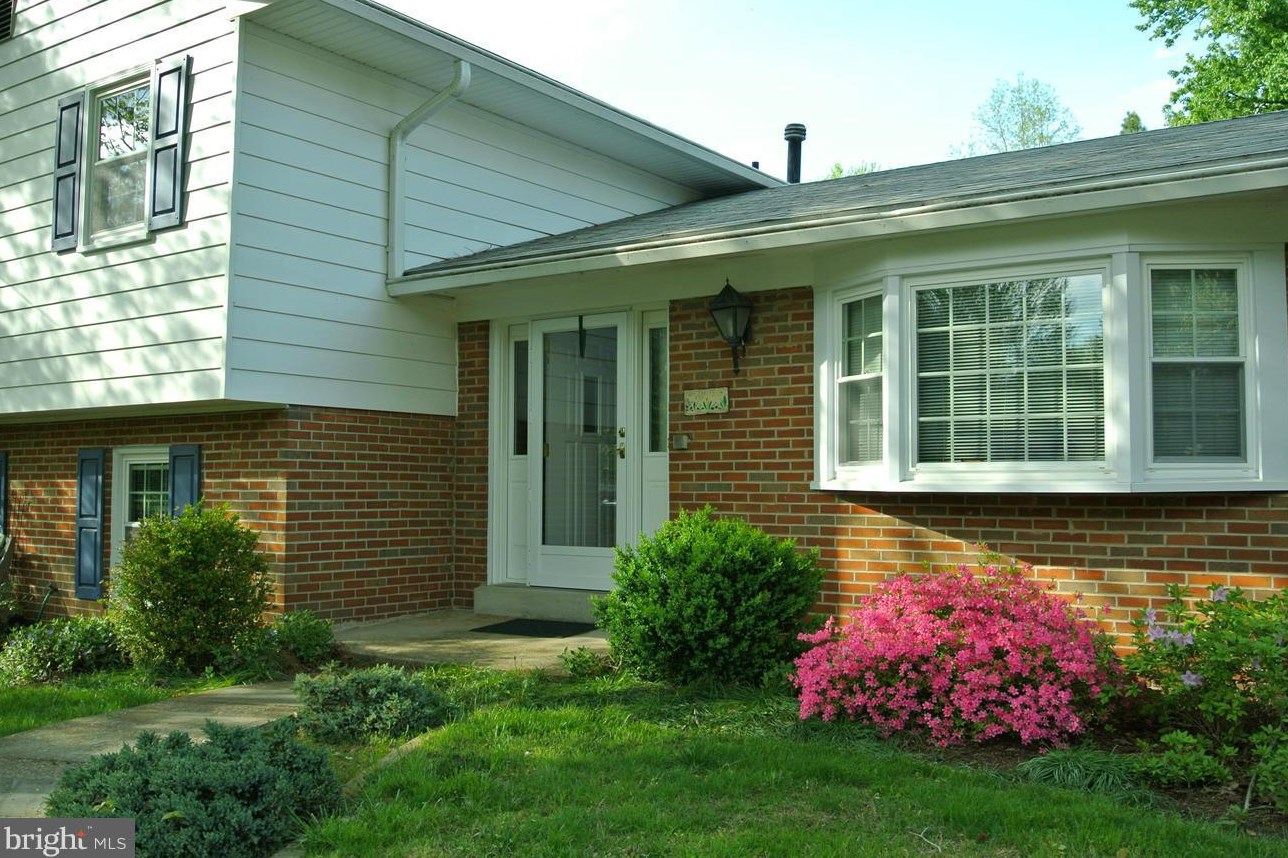 10736 Marlborough Rd, Fairfax, VA 22032
