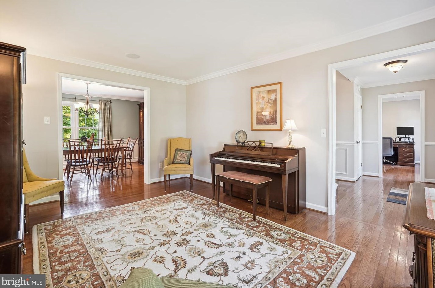 14374 Slope St, Centreville, VA 20120-4148
