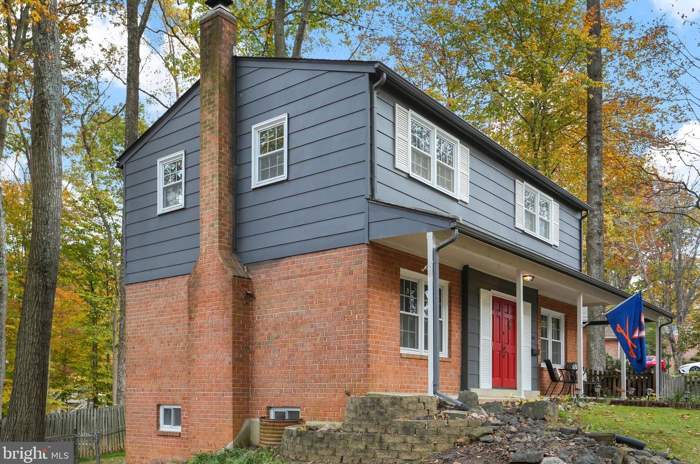 4848 Red Fox Dr, Annandale, VA 22003