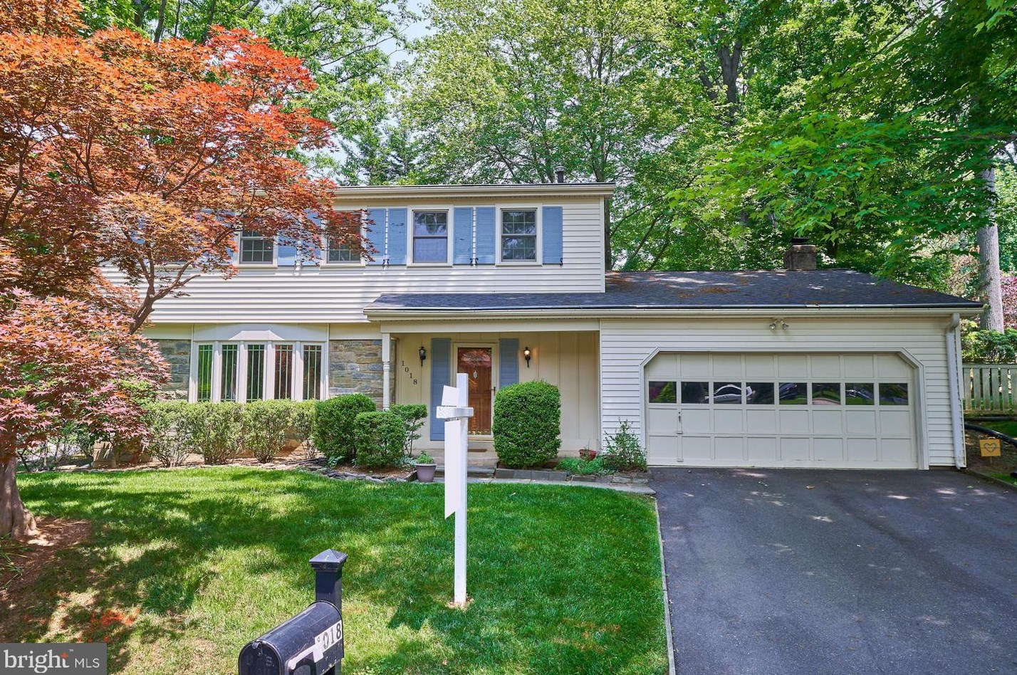 1018 Aponi Rd, Vienna, VA 22180-5911