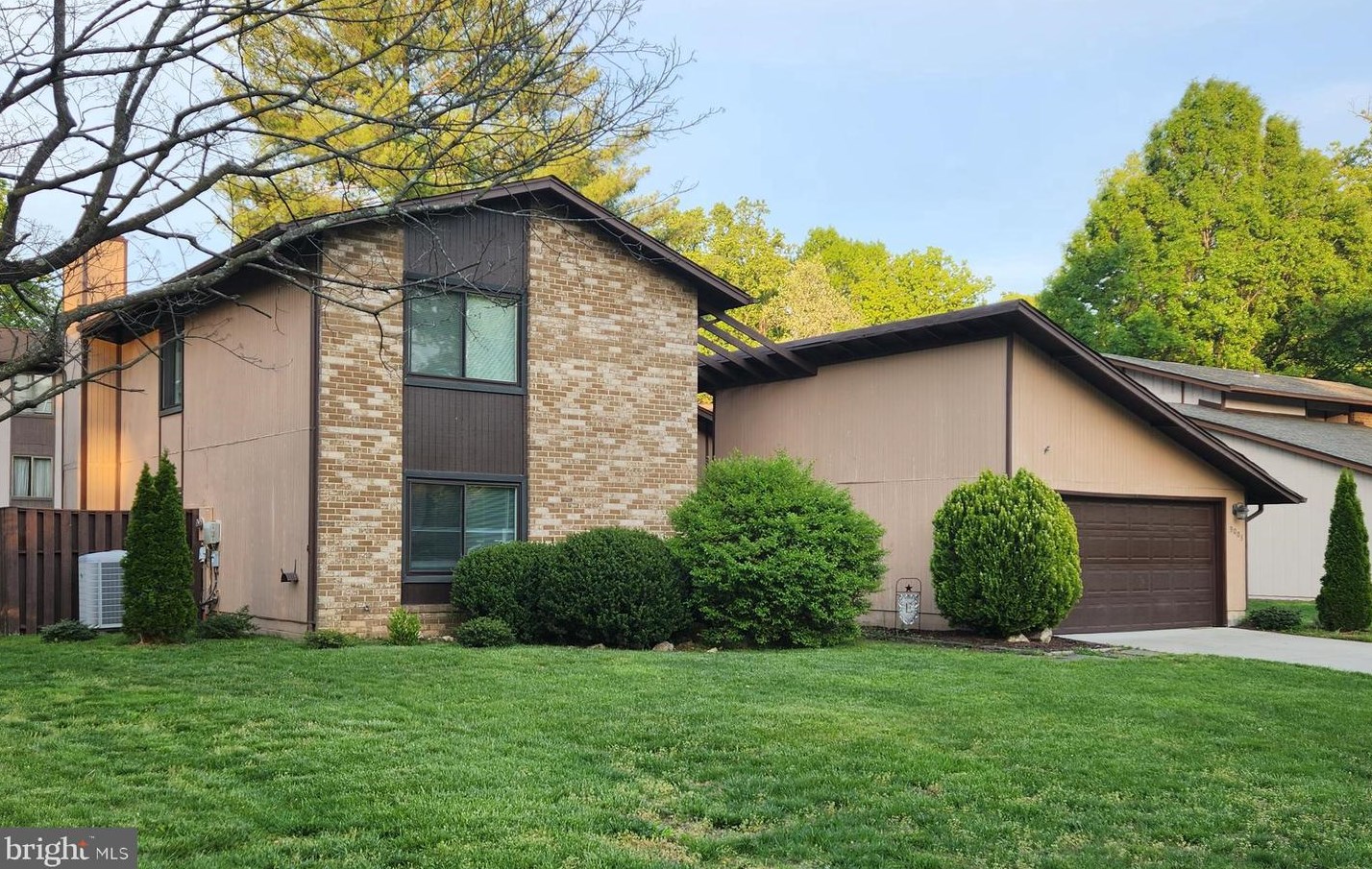 9003 Fort Craig Dr, Springfield, VA 22015