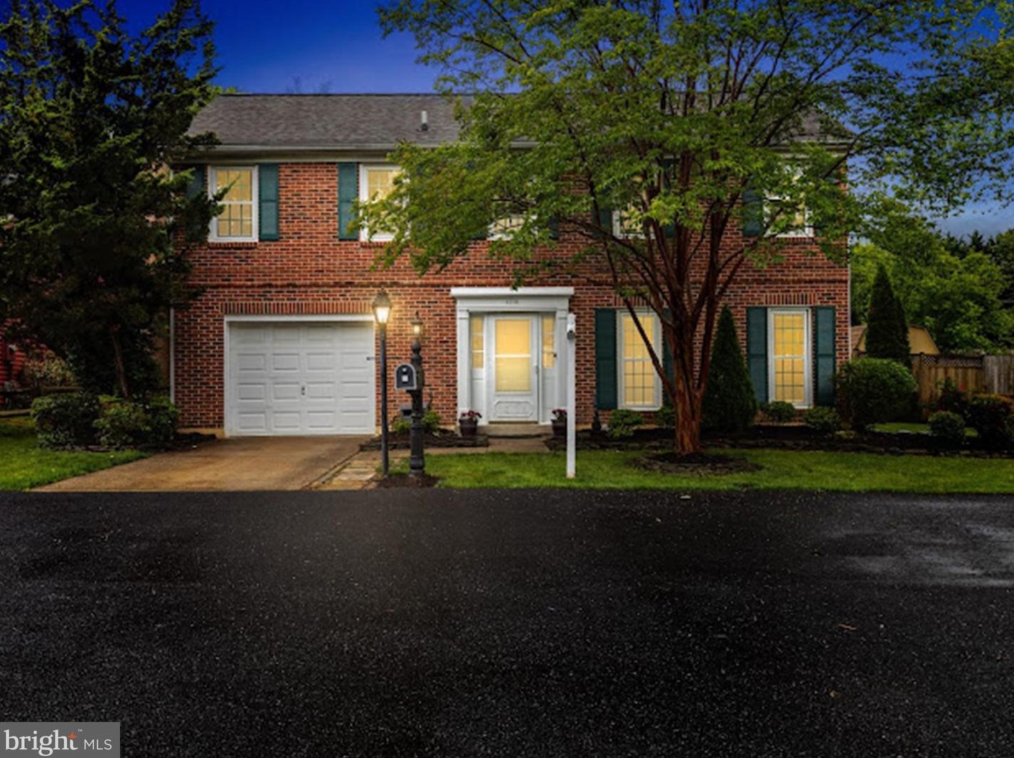 4004 Hunting Pines Ct, Fairfax, VA 22032-1462