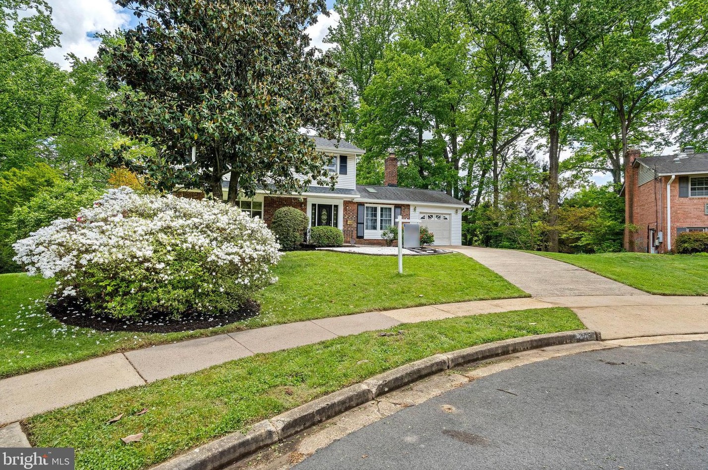 4246 Worcester Dr, Fairfax, VA 22032-1140