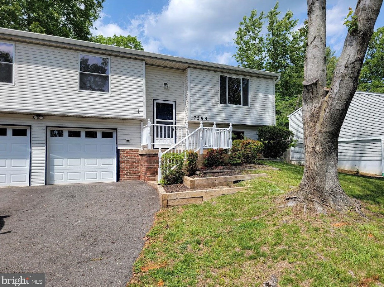 7598 Springfield Hills Dr, Springfield, VA 22153