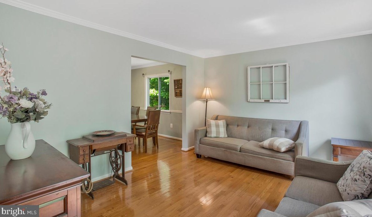 10420 Calumet Grove Dr, Fairfax VA  22032-3801 exterior