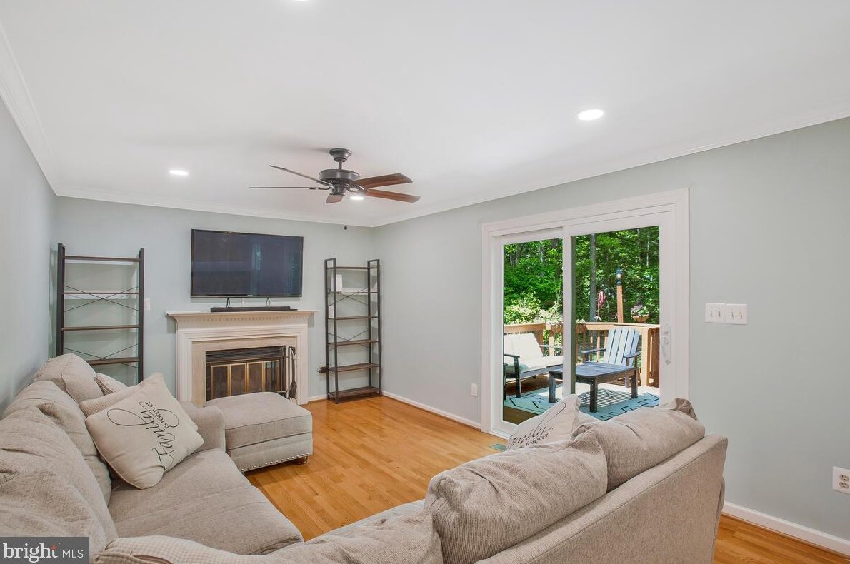 10420 Calumet Grove Dr, Fairfax VA  22032-3801 exterior