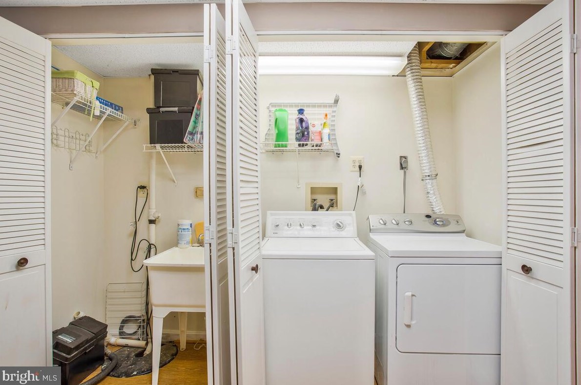 10420 Calumet Grove Dr, Fairfax VA  22032-3801 exterior