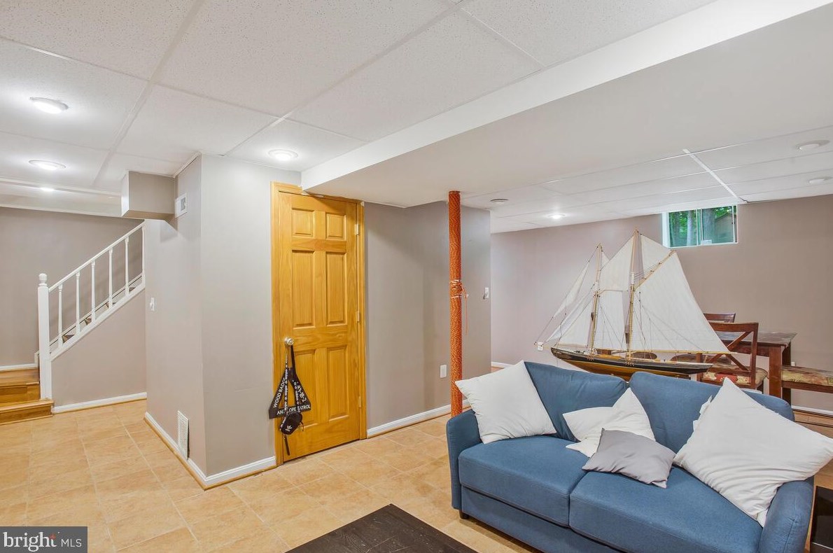 10420 Calumet Grove Dr, Fairfax VA  22032-3801 exterior